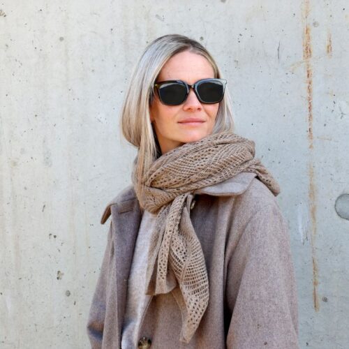 Cashmere tørklæde med hulmønster – Latte