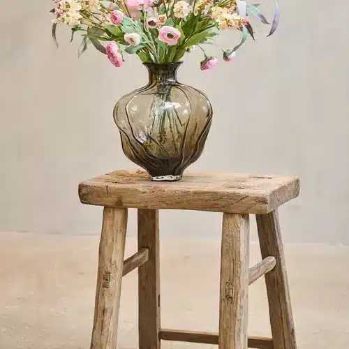 Vase i mundblæst, gennemfarvet glas