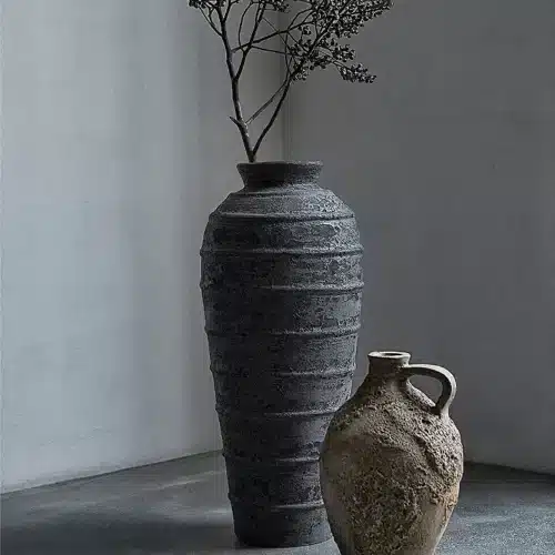 Muubs Melancholia Krukke – Terracotta Ø35 x H80 cm | Rå Grå Finish