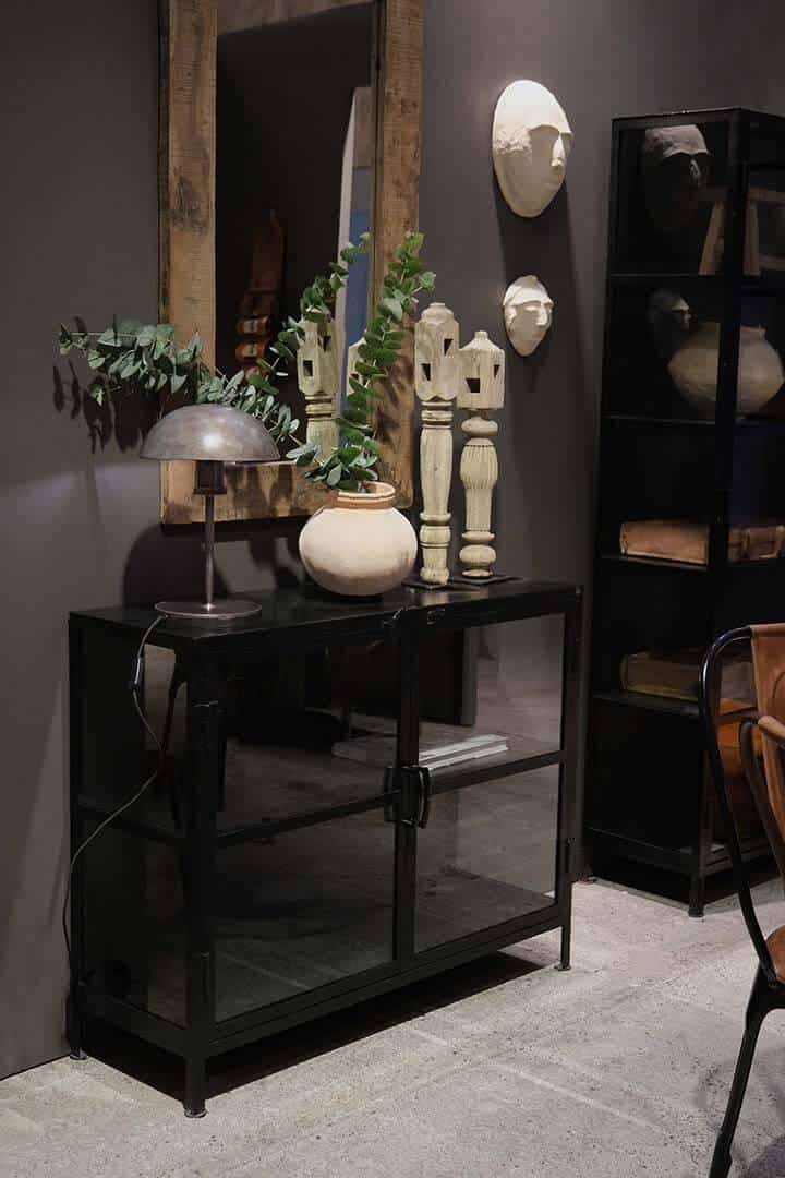 Rustikt vægspejl med bred patineret ramme i genanvendt træ 124x70 cm