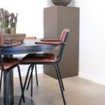 Diner spisebordsstol med armlæn – brun/sort